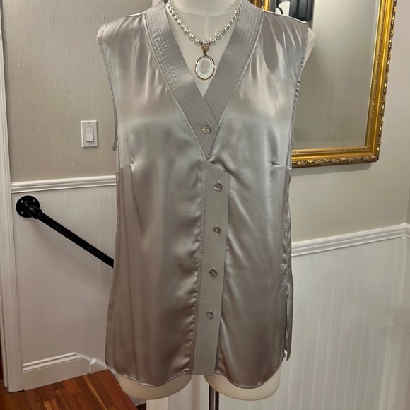 Inclan Studio sleeveless top - Picture 1 of 9